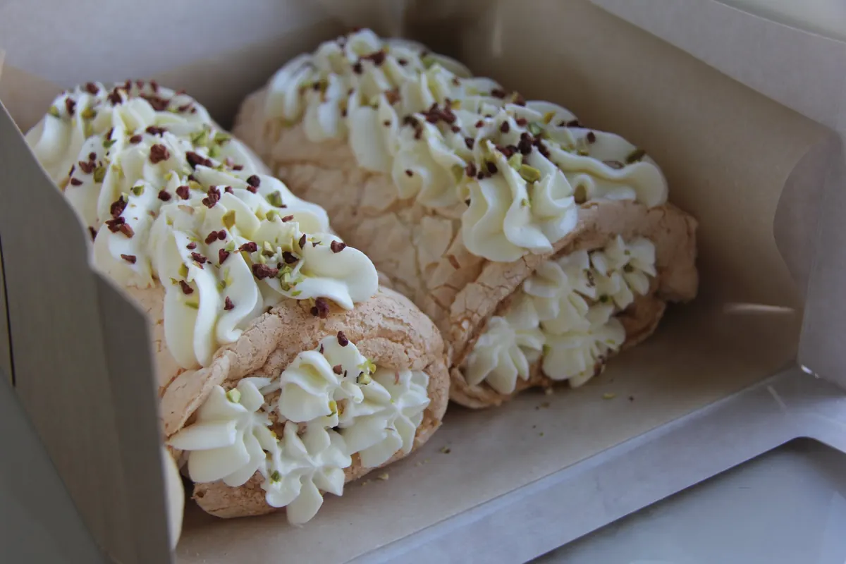 Меренговый рулет в коробке — Milovi Cake